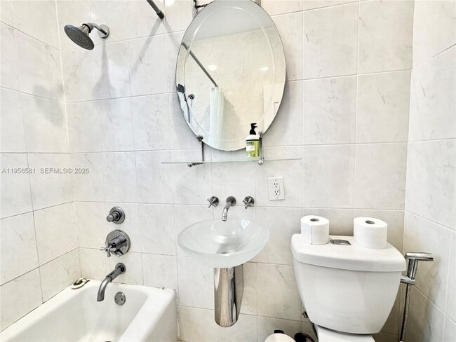 Building Photo - 1056 Jefferson Ave