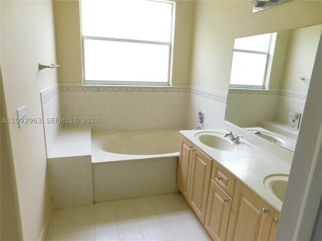 Building Photo - 21800 SW 184th Ave