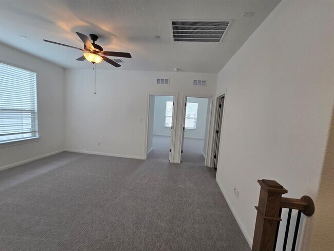 Building Photo - 2725 Woodall Dr