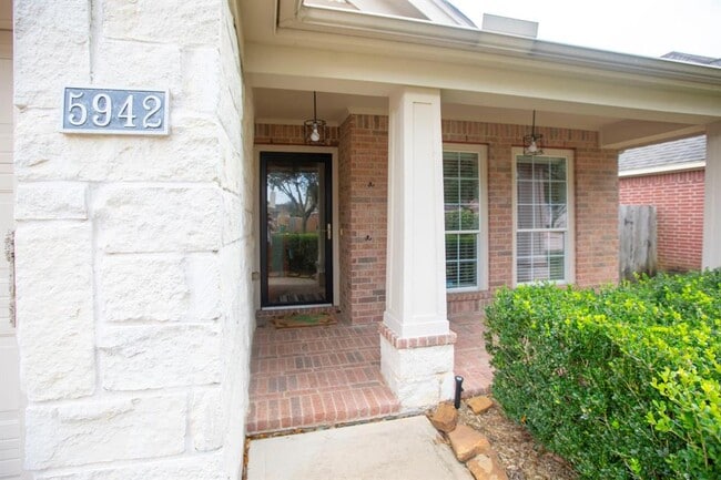 Building Photo - 5942 Turkey Creek