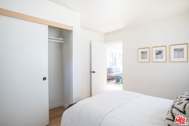 Building Photo - 125 Hackett Pl