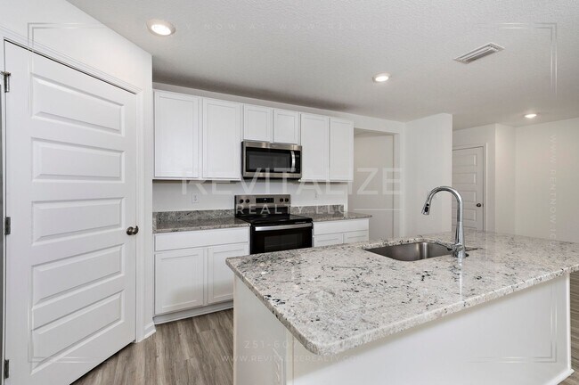 Building Photo - 1097 Hayward Lp