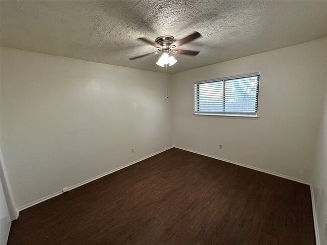 Building Photo - 917 Cherrywood Trail