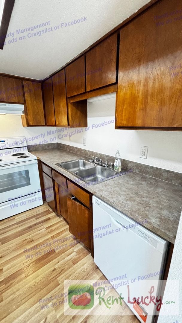 Building Photo - 217 Ellingson Dr