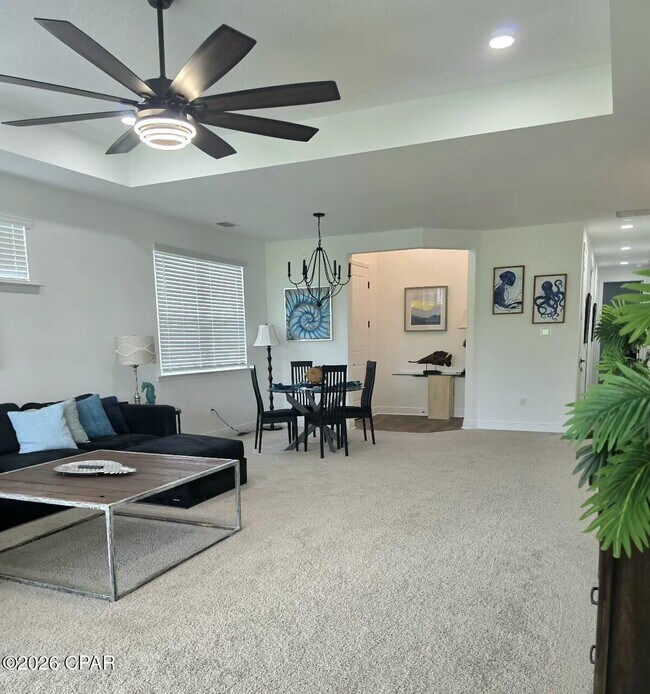 Building Photo - 9348 Daydream Dr