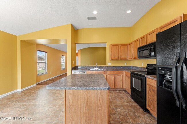 Building Photo - 11509 Brian Lakes Dr N