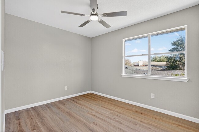 Building Photo - 5103 Devon Green Dr