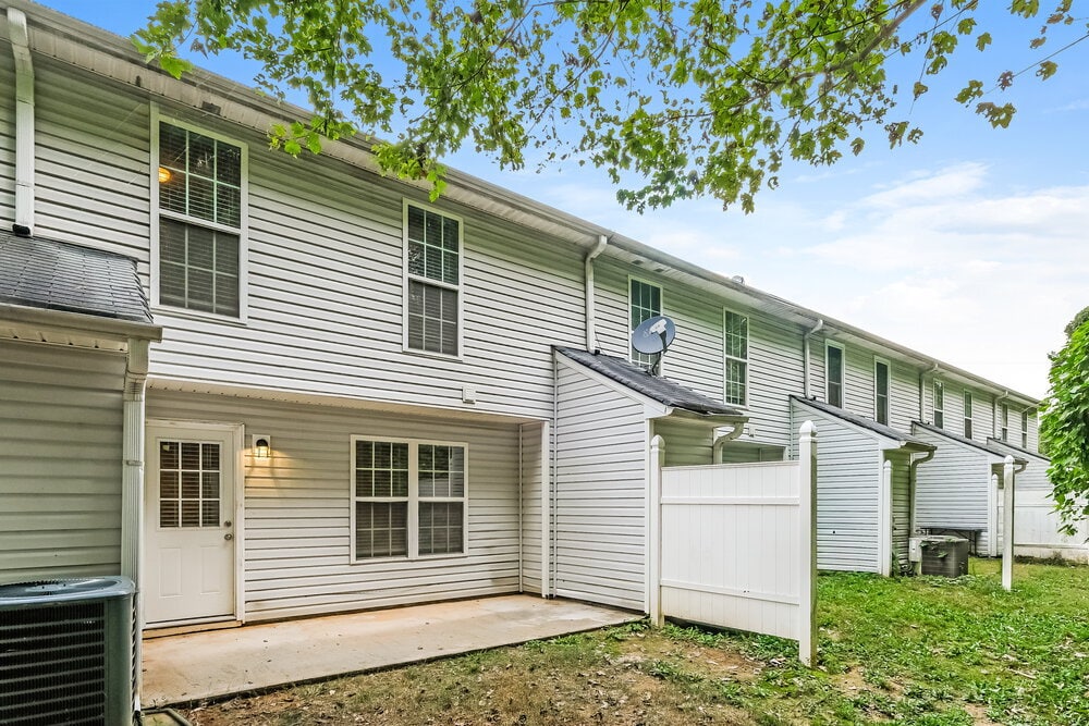 Building Photo - 3904 Waldrop Ln