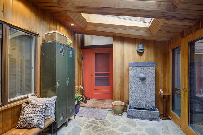 common foyer - 34 Heather Ln