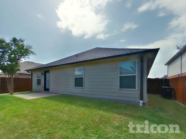 Building Photo - 12632 Shady Cedar Dr