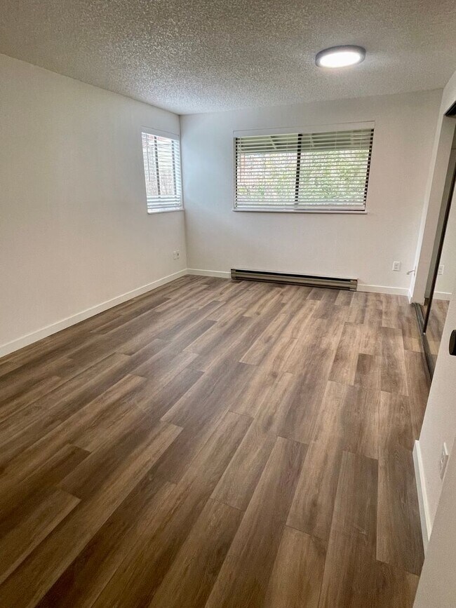 Building Photo - Fully updated/renovated unit NO GARAGE 1 B...