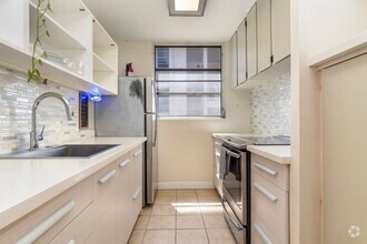 Building Photo - Pearl Ridge area 2 bedroom / 1 1/2 bath tw...