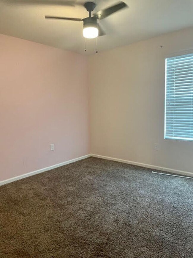 Building Photo - Practically New Home