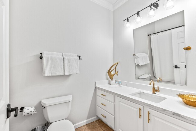 Building Photo - Available now.  Cute Furnished Studio Cond...