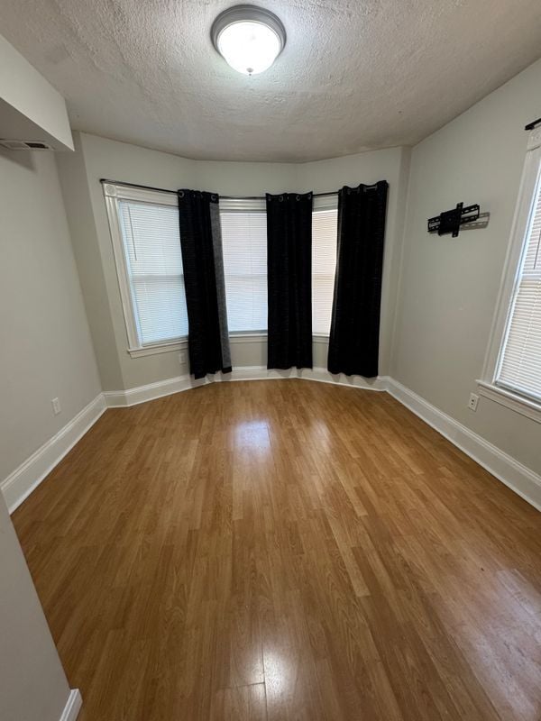 Building Photo - 164 Crest Ave