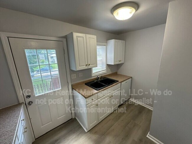Building Photo - 4116 Springfield St