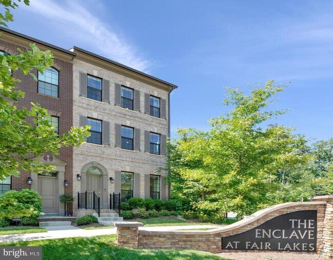 Building Photo - 4402 Fair Lakes Ct