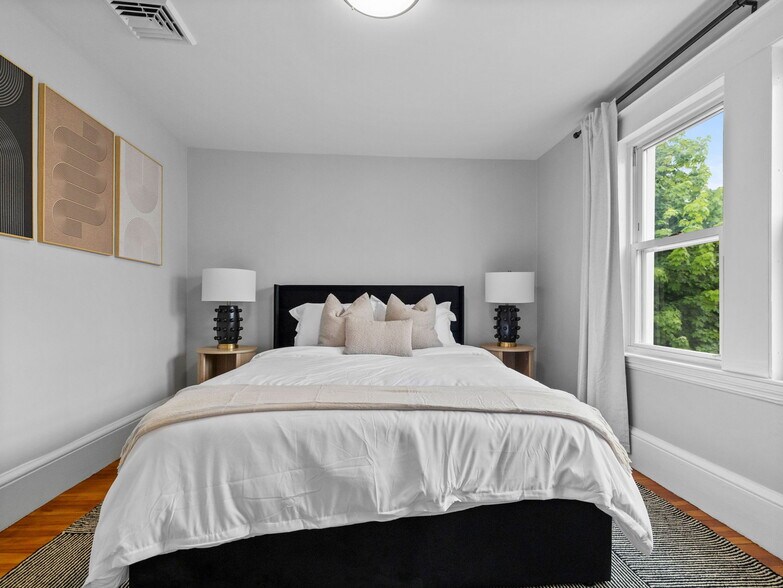 Building Photo - 1212 Broadway