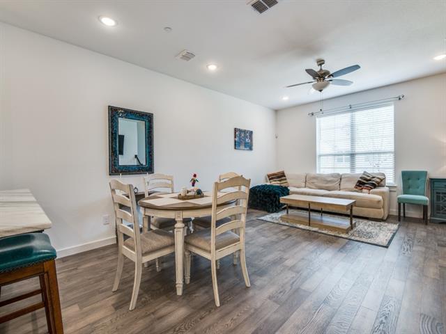 Building Photo - 532 Ballustrade Dr