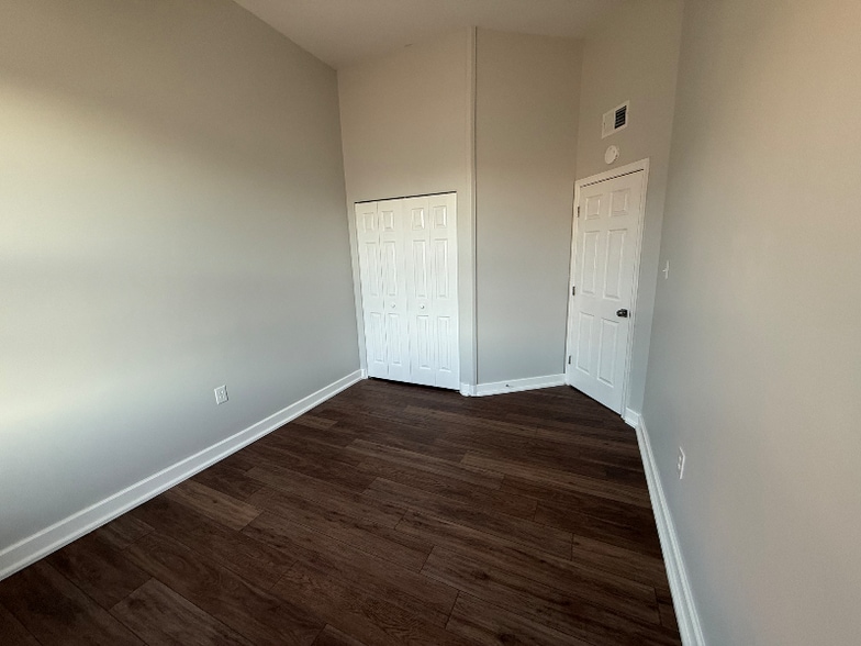 Building Photo - 234 Locust St