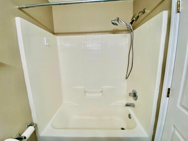 Building Photo - 502 Albatross Dr