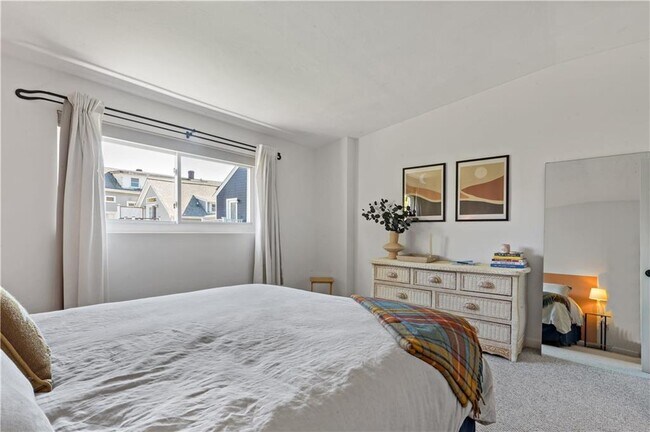 Building Photo - 26-30-30 W Narragansett Ave