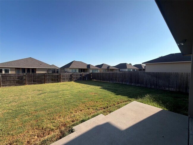 Building Photo - 516 Wyndcrest Drive