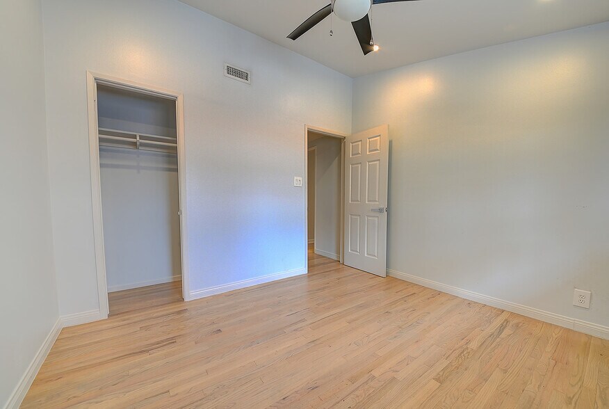 Building Photo - 2044 W Spruce Ave