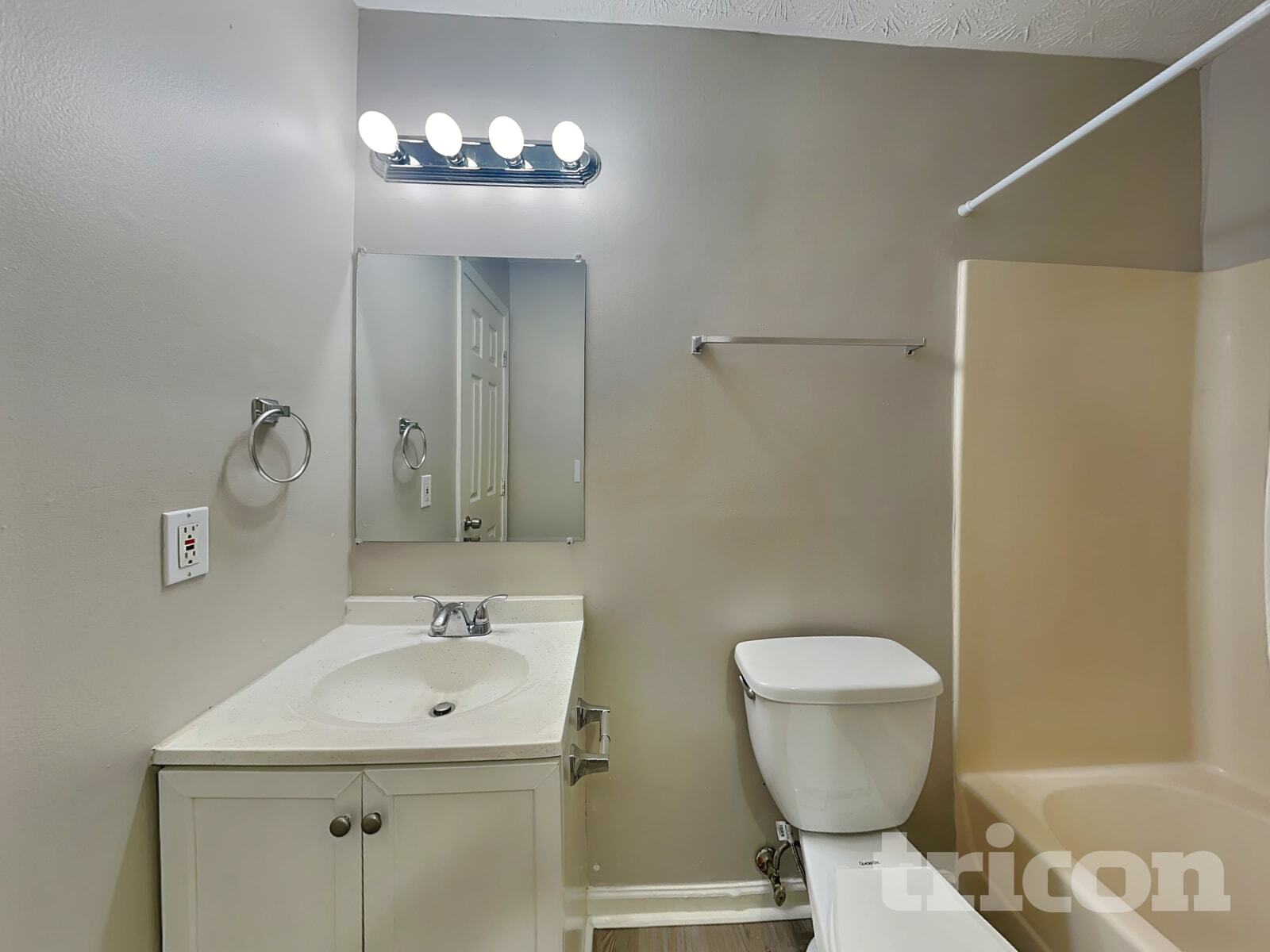 Building Photo - 60 Beaverdam Ct