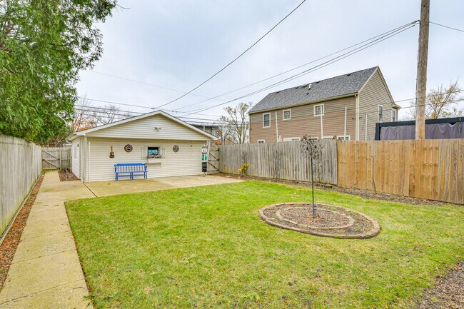 Building Photo - 1538 Fowler Ave