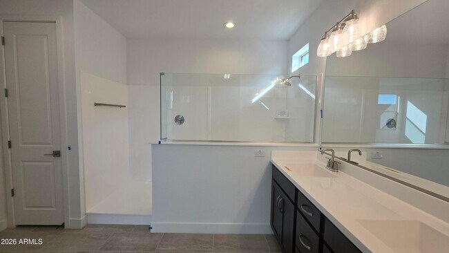 Building Photo - 8823 W Pasadena Ave