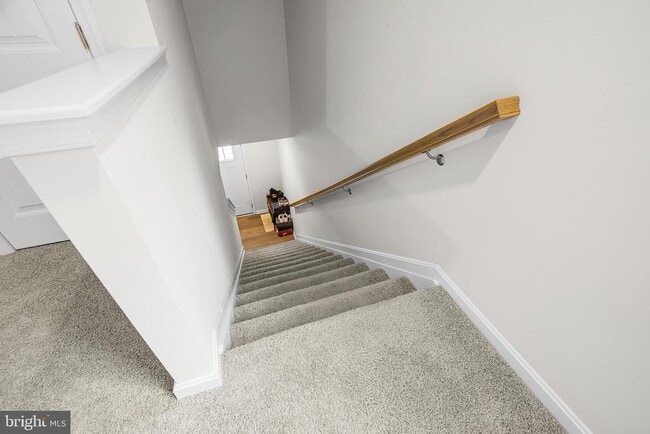 Building Photo - 459 Currant Cir