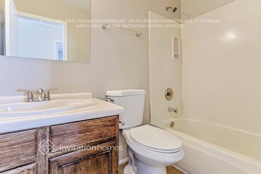 Building Photo - 2344 E Gelding Dr