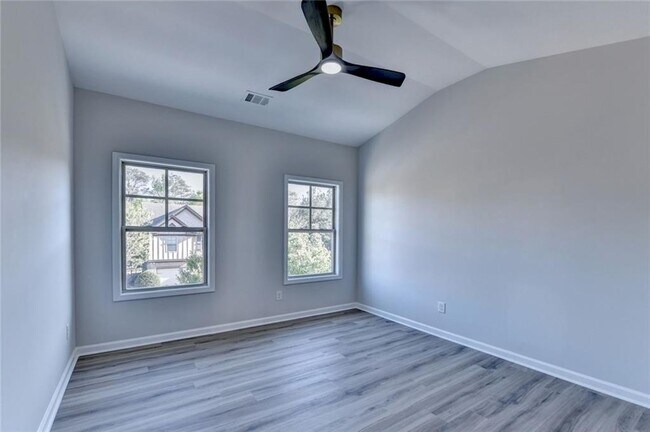 Building Photo - 4032 Ridge Grove Way