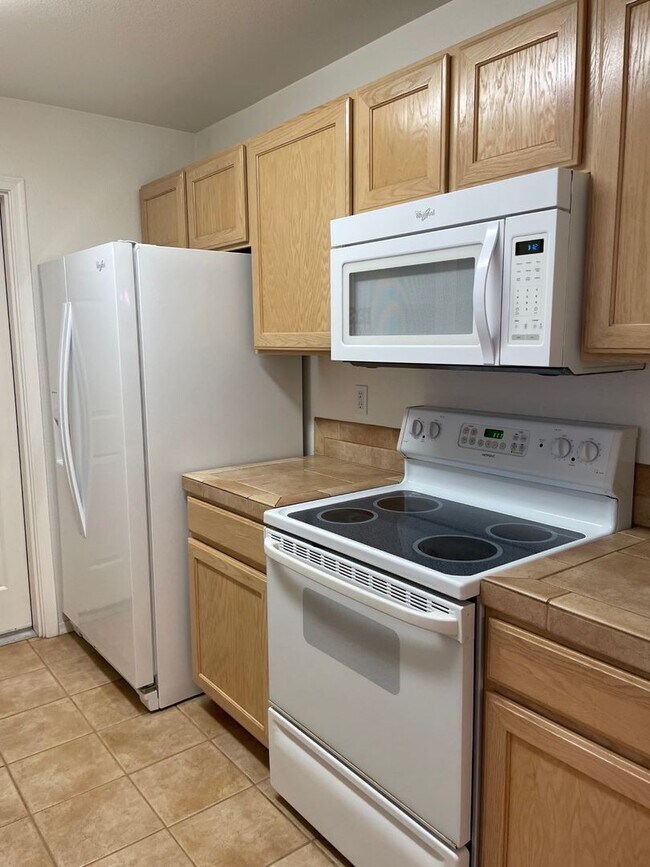 Building Photo - PALI2630