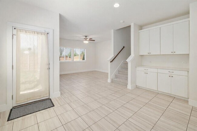 Building Photo - 204 Furlong Dr