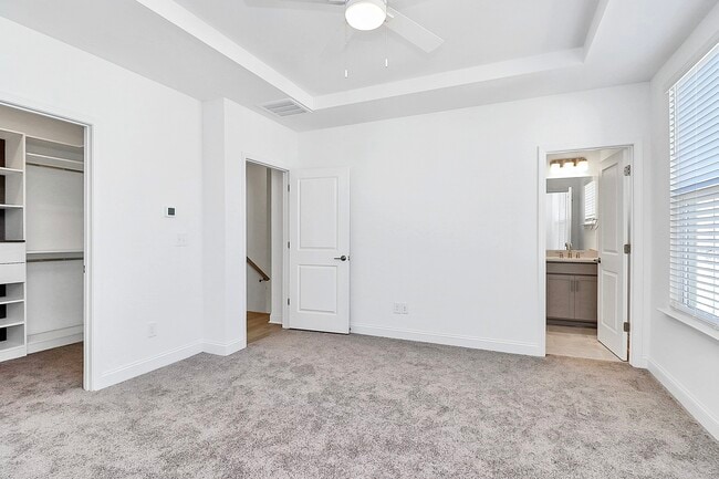 Building Photo - 707 Hoke Ln