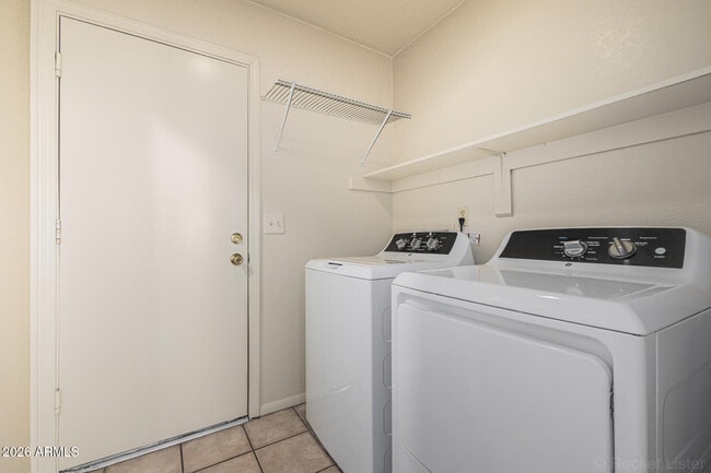 Building Photo - 6850 W Cholla St