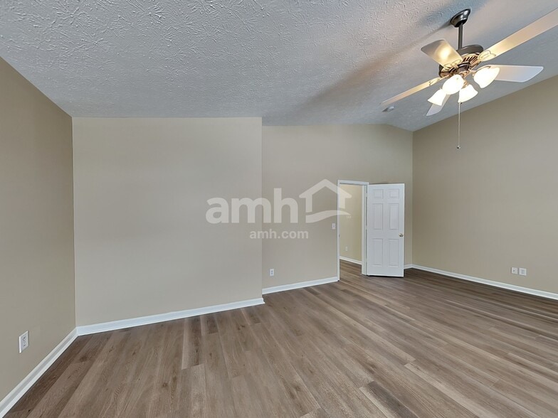 Building Photo - 8067 Lawrence Woods Pl