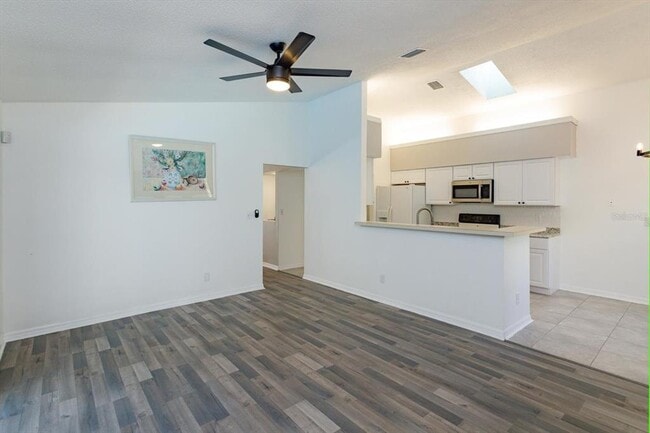 Building Photo - 5955 Kenlyn Ct