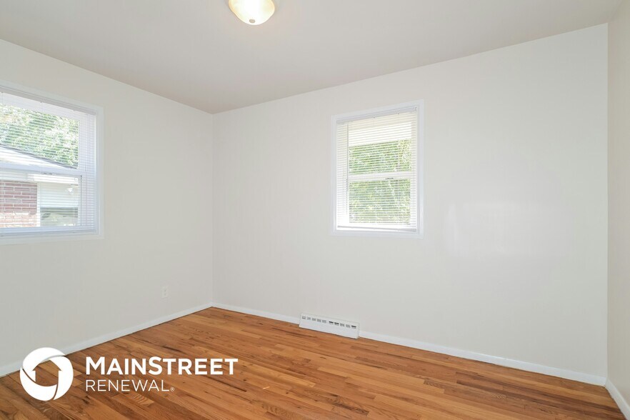 Building Photo - 1376 Cove Ln