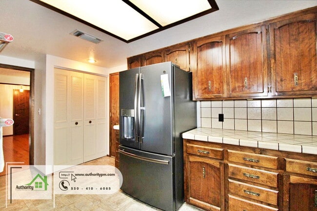 Building Photo - 20231 Margarita Ct E