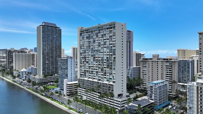 Building Photo - 2211 Ala Wai Blvd