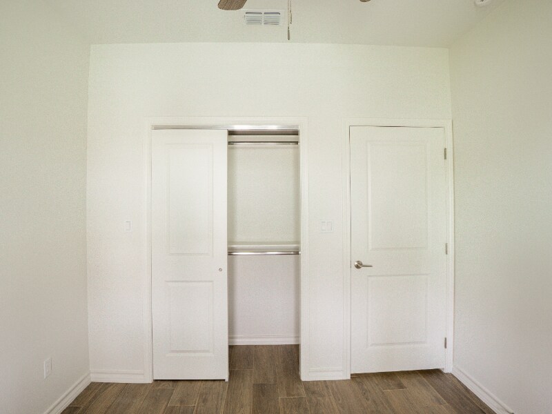 Building Photo - 4310 Escondido Ln