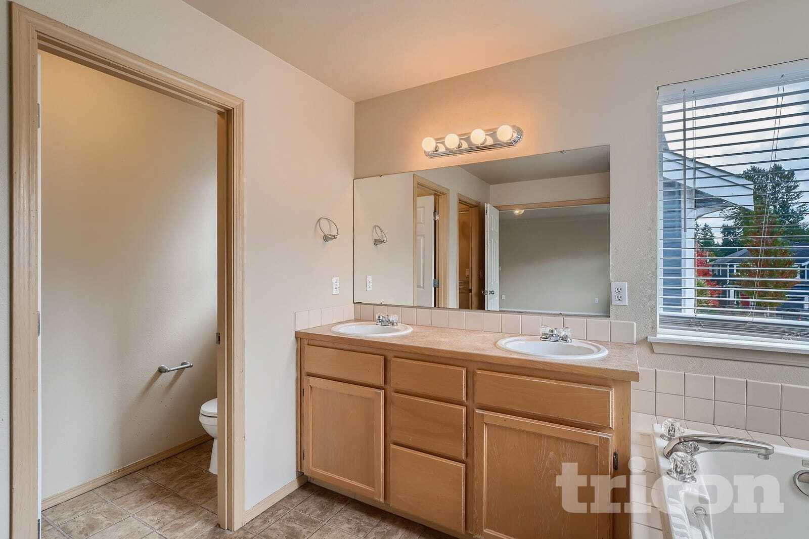 Building Photo - 15512 85th Ave E