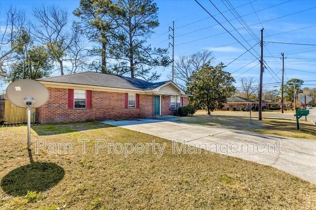 Building Photo - 1835 Upson St