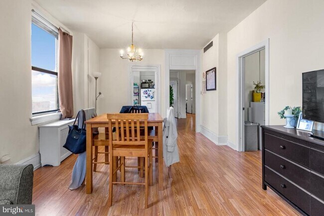 Building Photo - 1324 Locust St