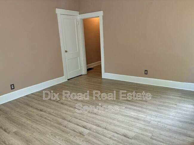 Building Photo - 702 Baltimore St