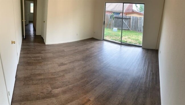 Building Photo - 13815 Glade Hollow Dr
