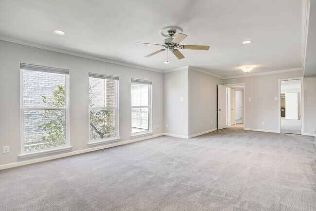 Building Photo - 7527 Del Monte Dr